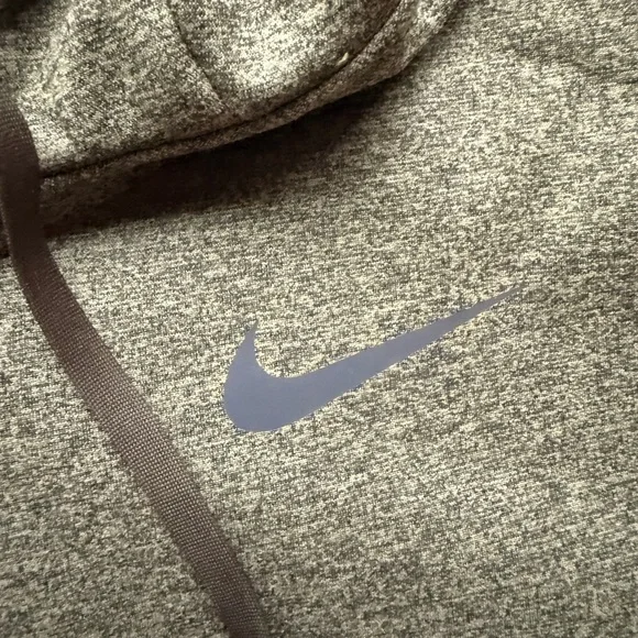 Like new. Mens XL Nike Dark Green and Black Hoodie Therma-fit jacket - Picture 2 of 5